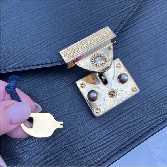 Versace VINTAGE Black Leather Wristlet Clutch lock & key - Picture 5 of 15